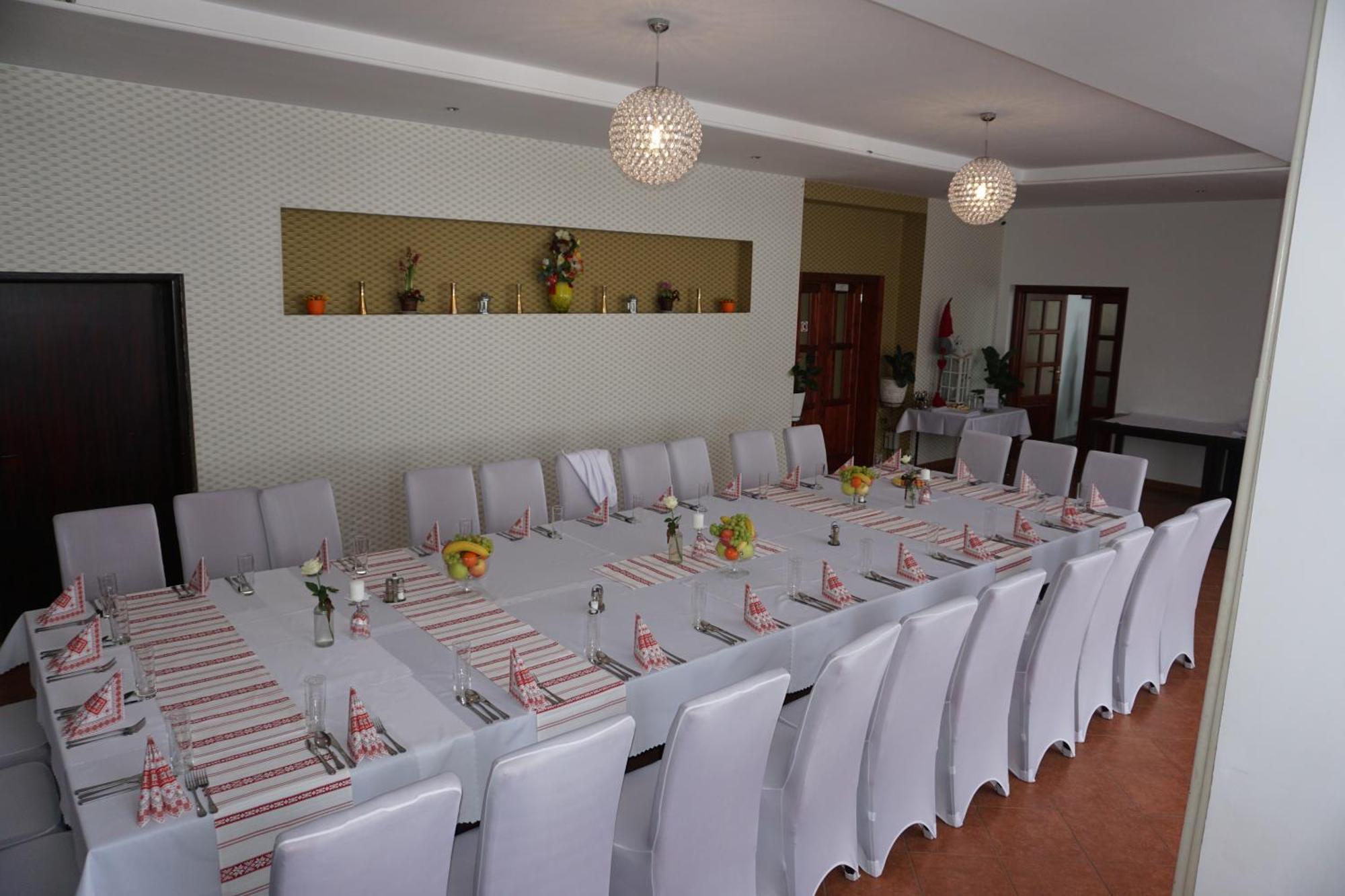 Hotel Gula Batizovce Екстер'єр фото