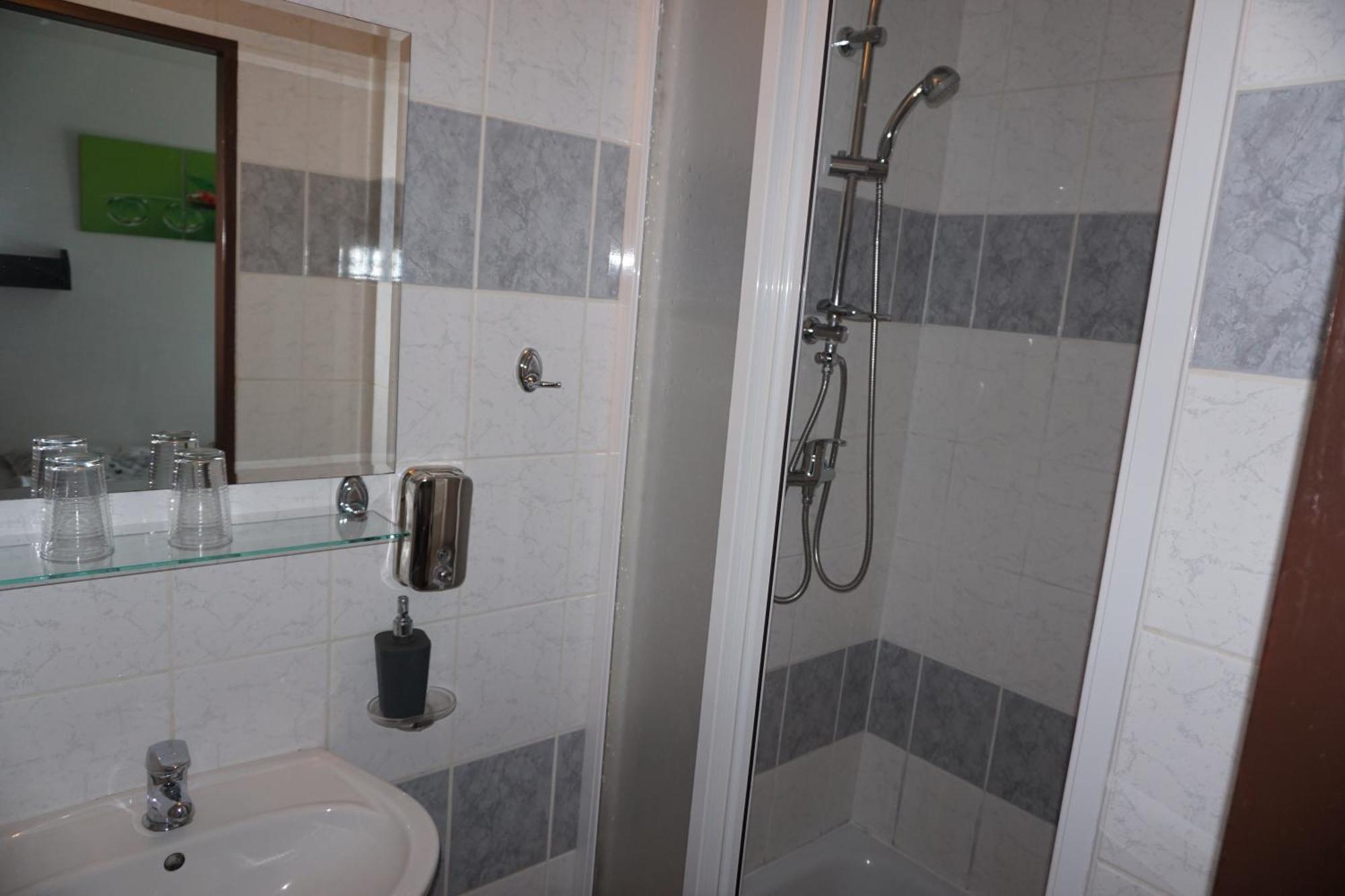 Hotel Gula Batizovce Екстер'єр фото
