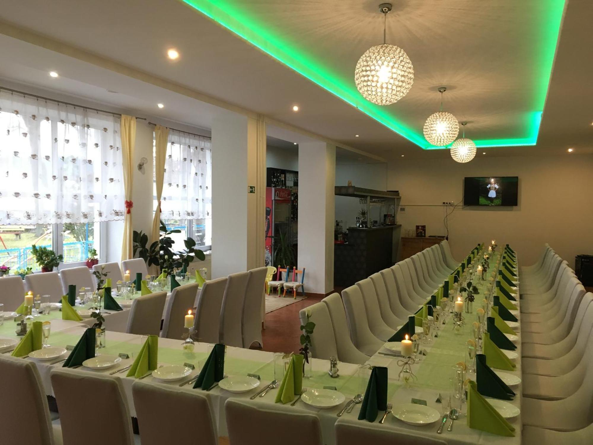 Hotel Gula Batizovce Екстер'єр фото