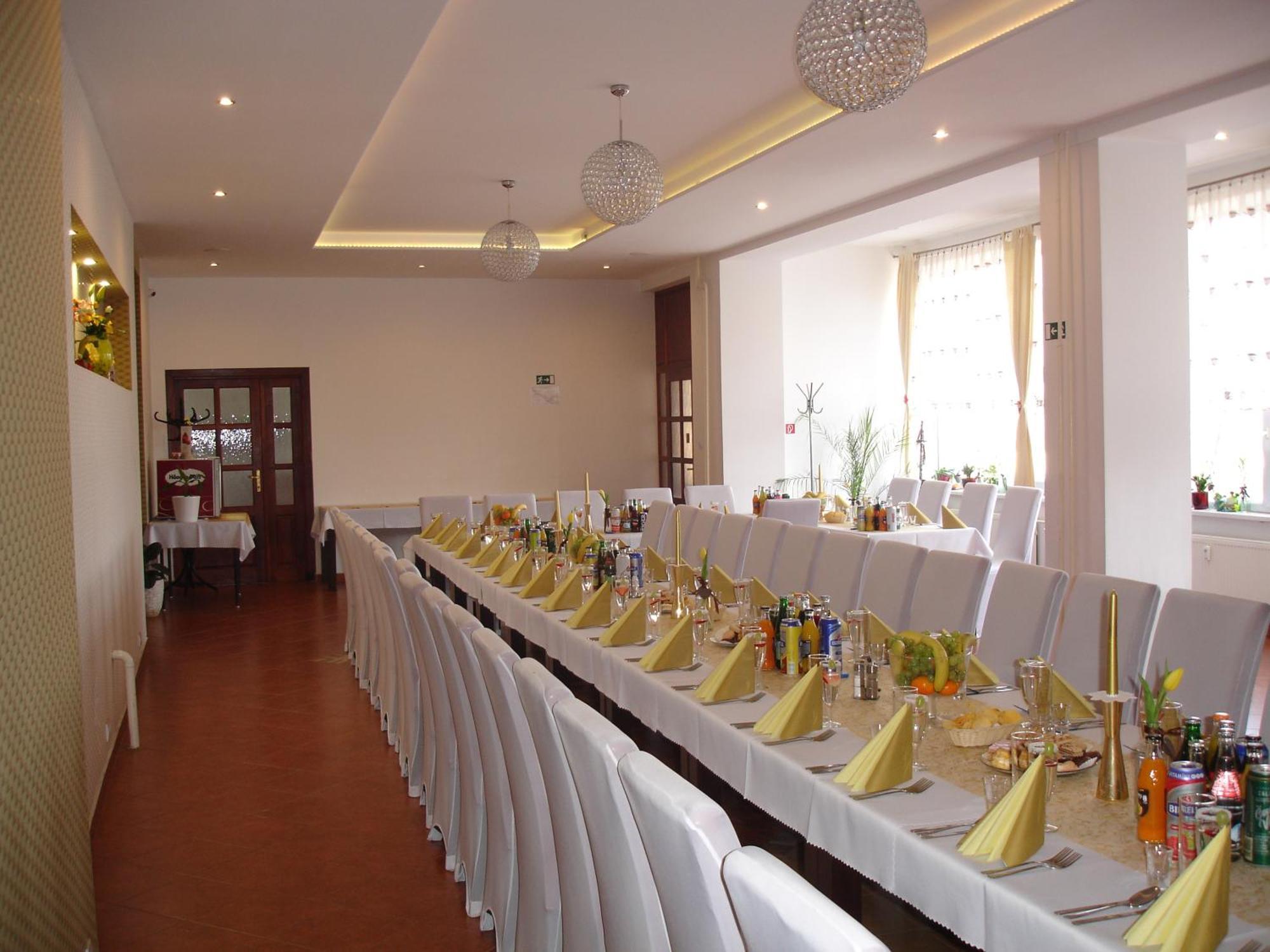 Hotel Gula Batizovce Екстер'єр фото