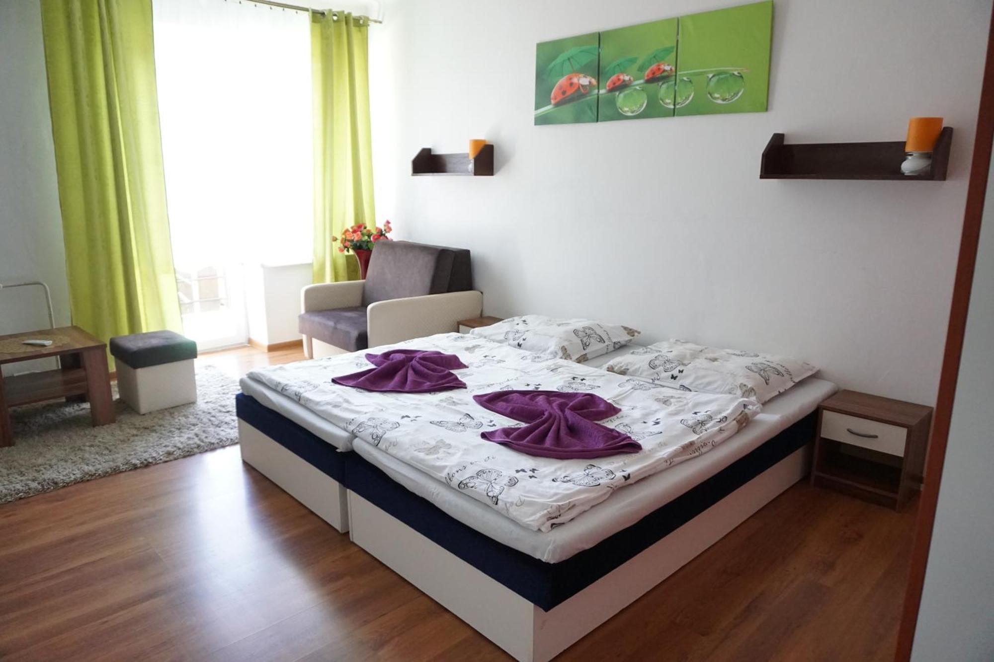 Hotel Gula Batizovce Екстер'єр фото