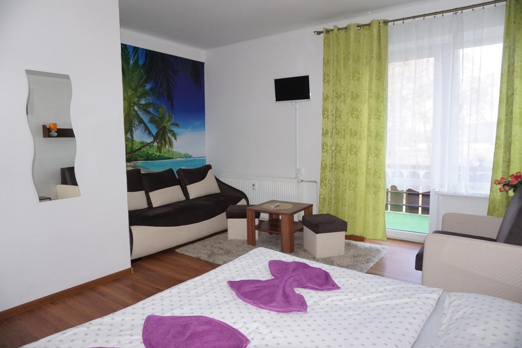 Hotel Gula Batizovce Екстер'єр фото