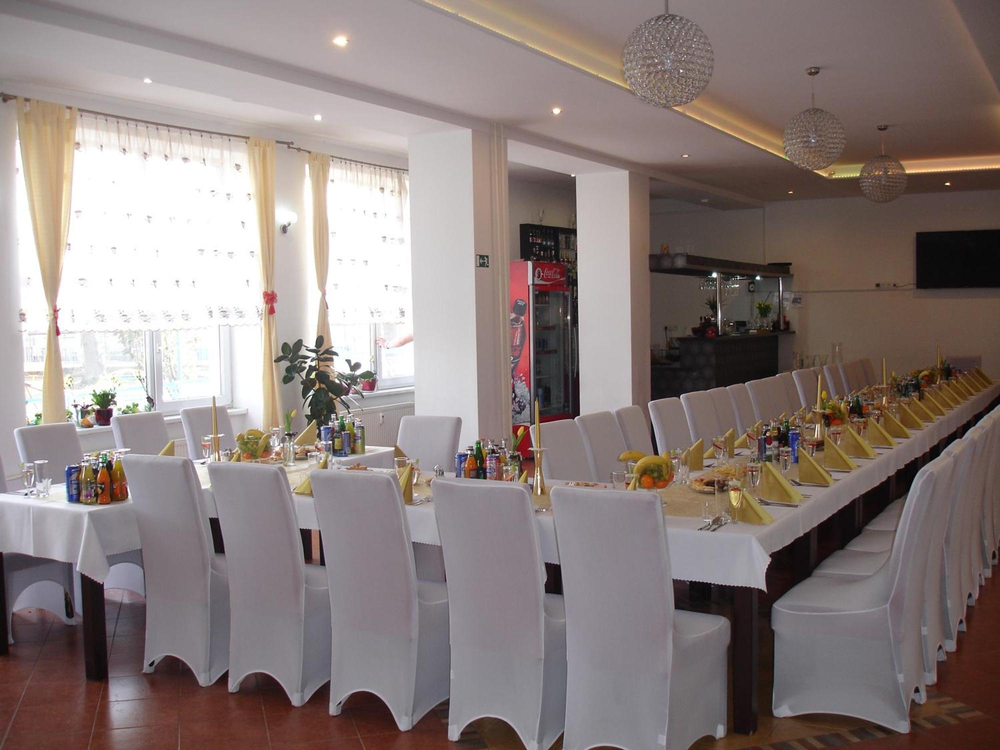 Hotel Gula Batizovce Екстер'єр фото