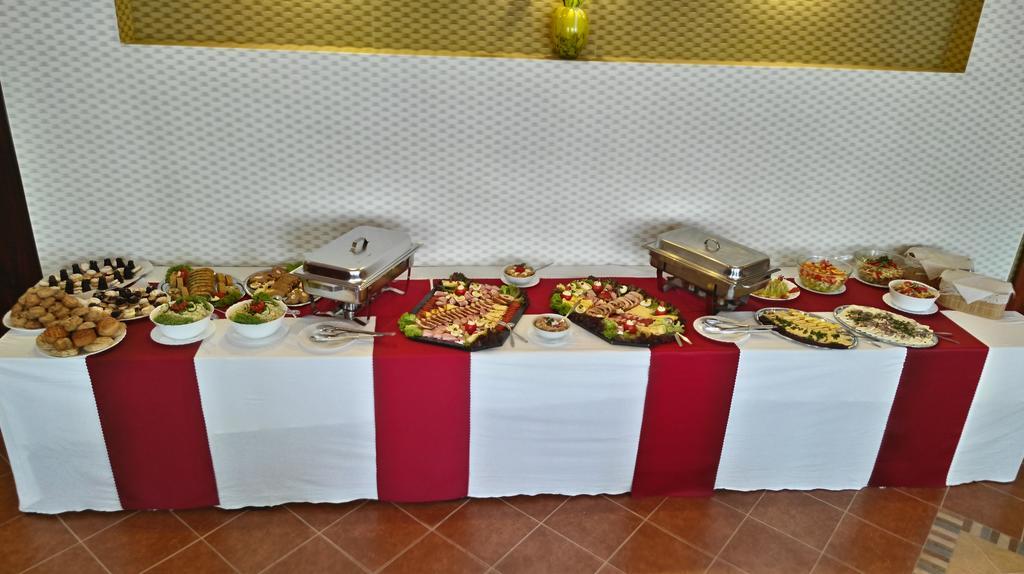 Hotel Gula Batizovce Екстер'єр фото