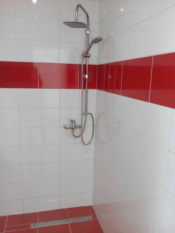 Hotel Gula Batizovce Екстер'єр фото