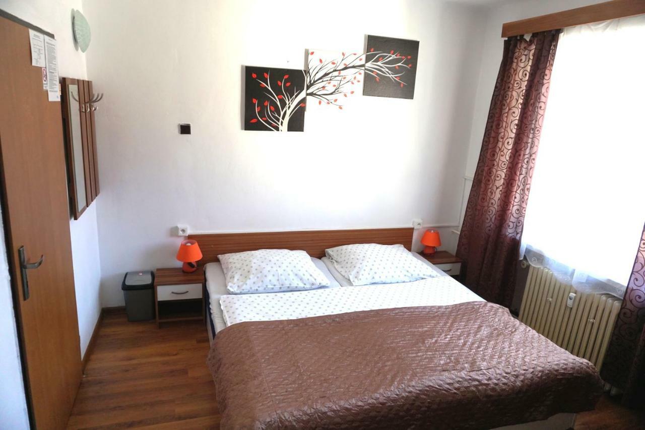 Hotel Gula Batizovce Екстер'єр фото