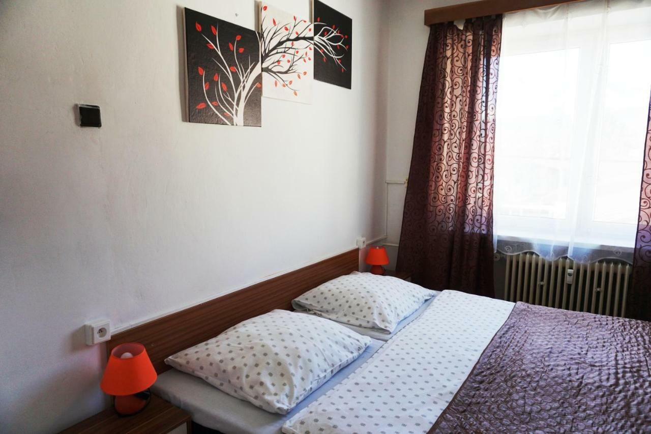 Hotel Gula Batizovce Екстер'єр фото