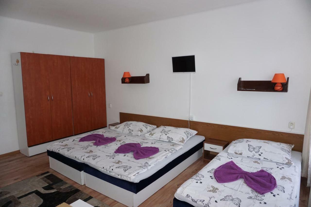Hotel Gula Batizovce Екстер'єр фото