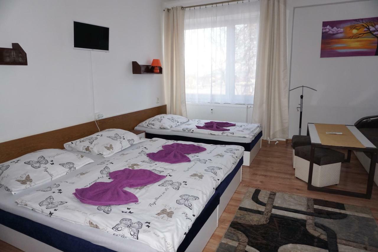 Hotel Gula Batizovce Екстер'єр фото