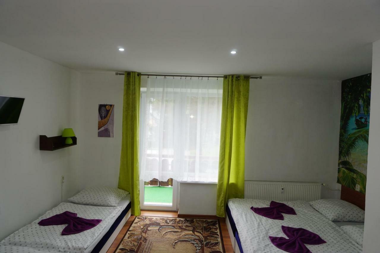 Hotel Gula Batizovce Екстер'єр фото
