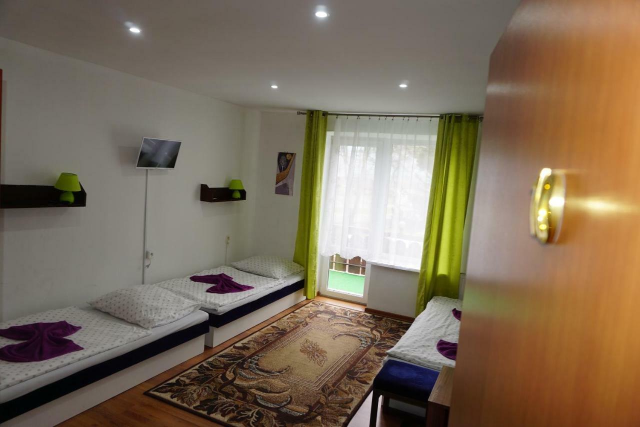 Hotel Gula Batizovce Екстер'єр фото