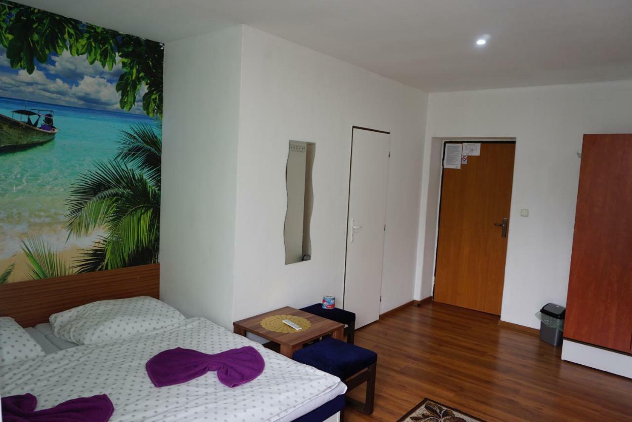 Hotel Gula Batizovce Екстер'єр фото
