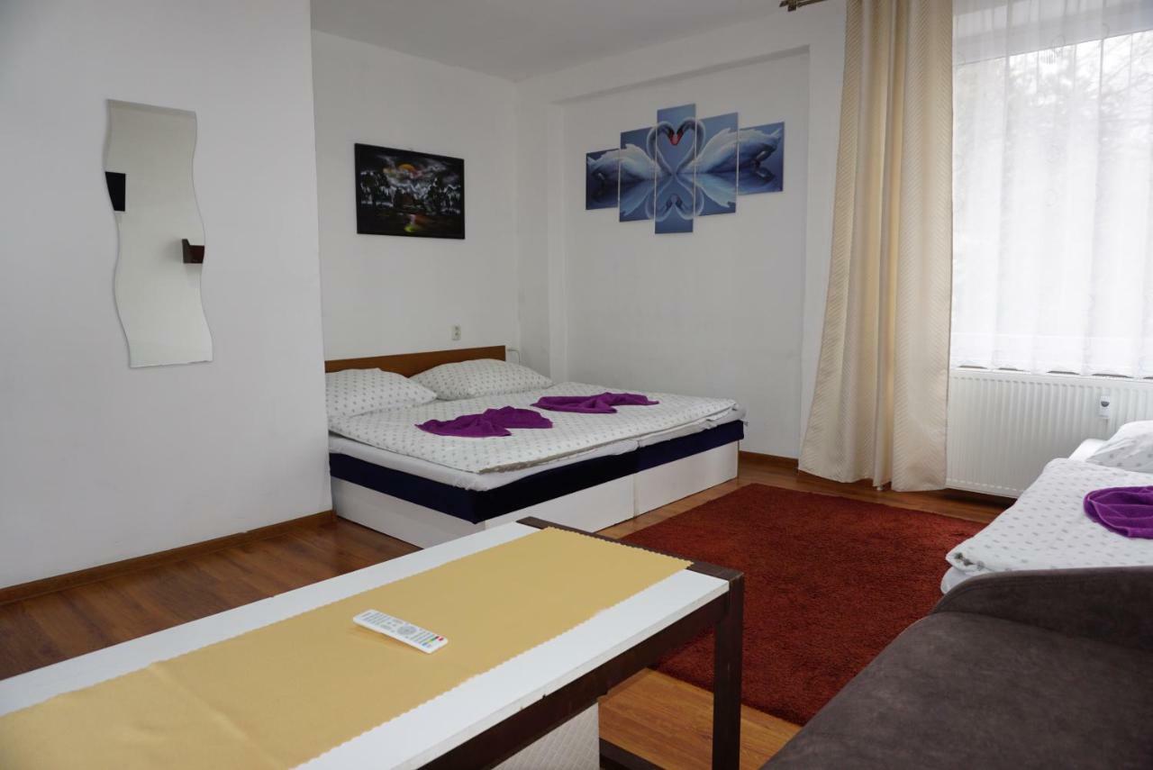 Hotel Gula Batizovce Екстер'єр фото