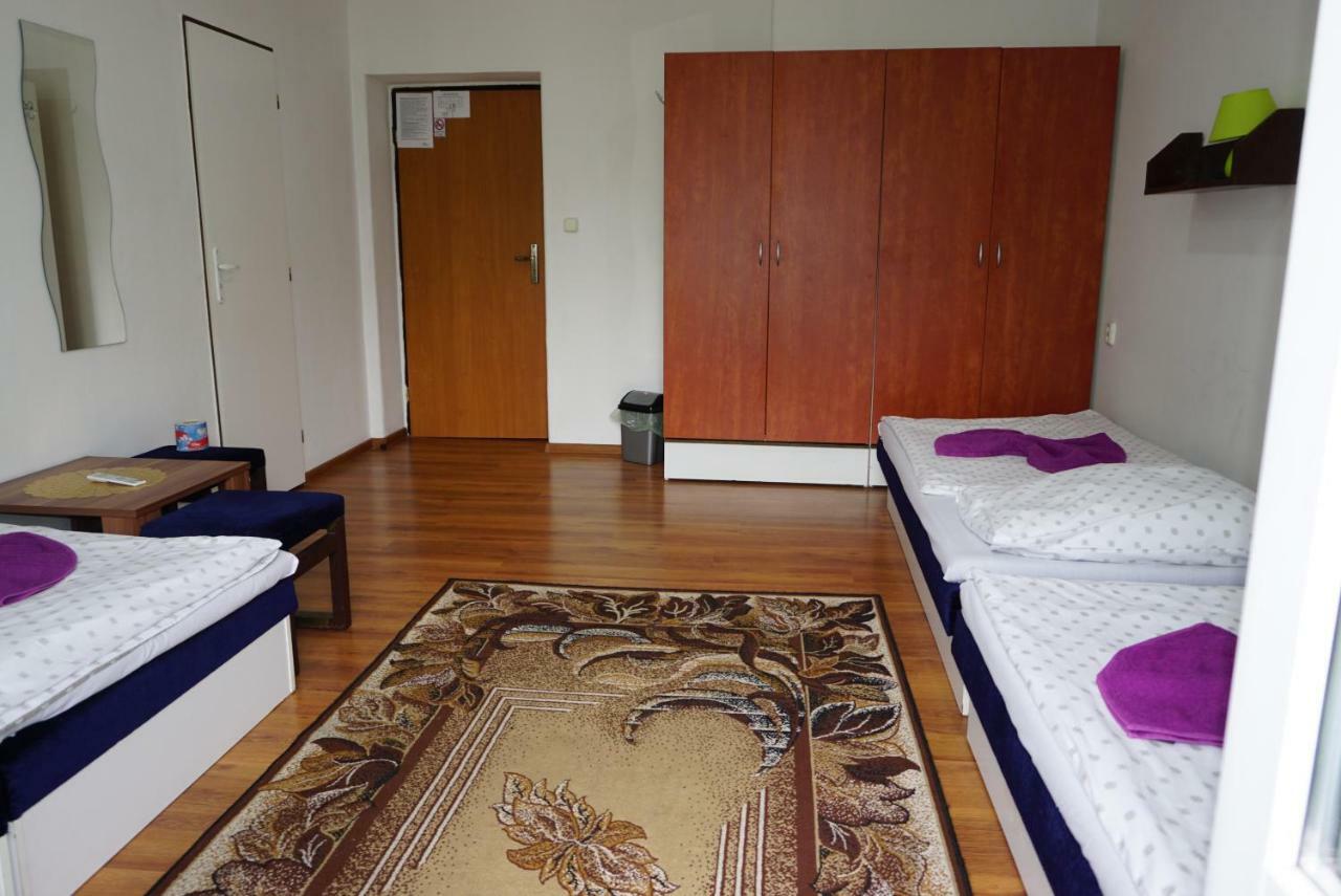 Hotel Gula Batizovce Екстер'єр фото