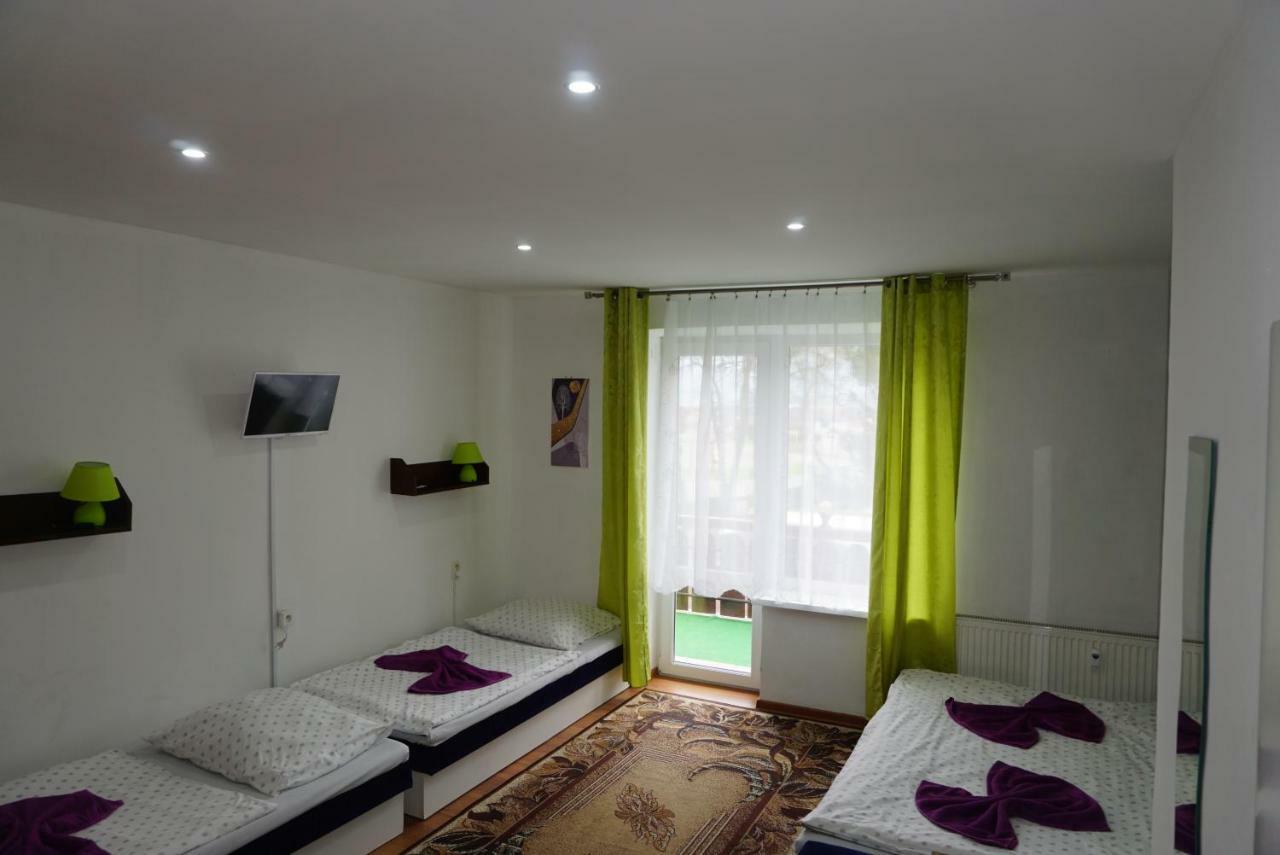 Hotel Gula Batizovce Екстер'єр фото